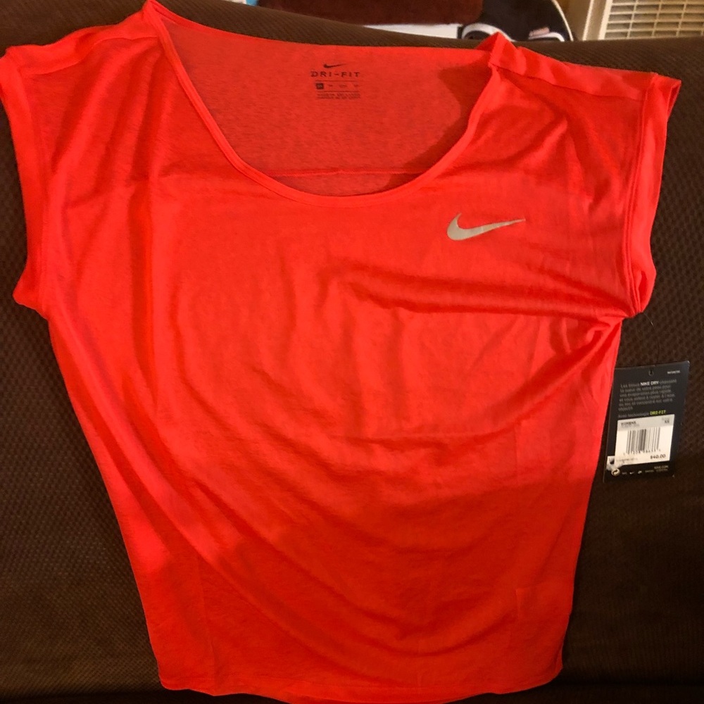 Women’s XS Dri-fit shirt